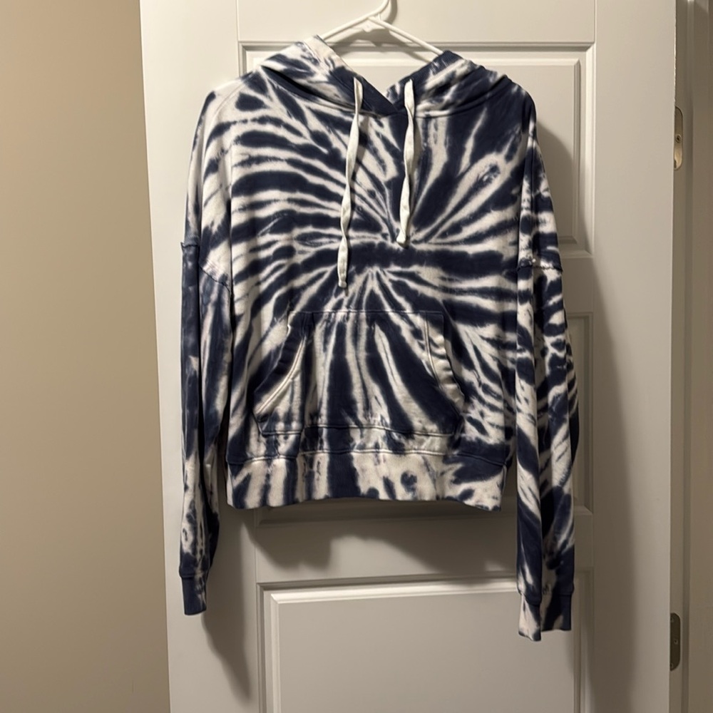 Cropped Blue and White dye hoodie